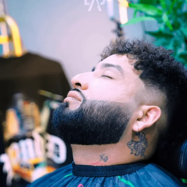 Arreglo de barba en Blades Vision Barbería